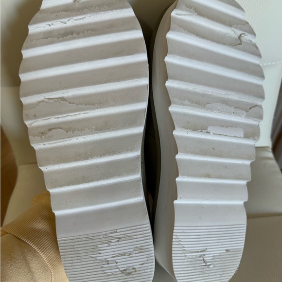 Maeve Puffy Platform - Picture 7 of 7